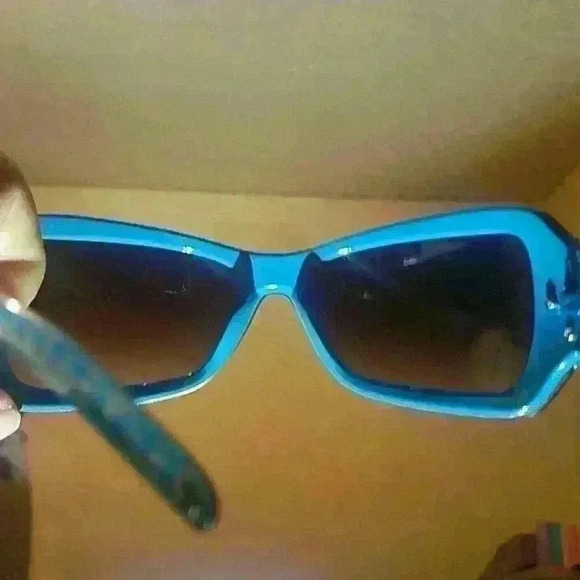 Coach sunglasses - Picture 4 of 7